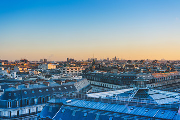 氙气灯和LED灯哪个对汽车照明比较好-