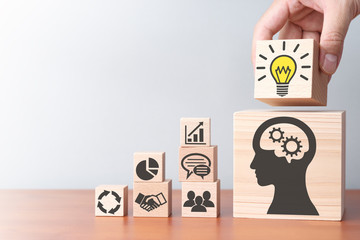 雨燕自动档变速箱润滑油多少公里更换